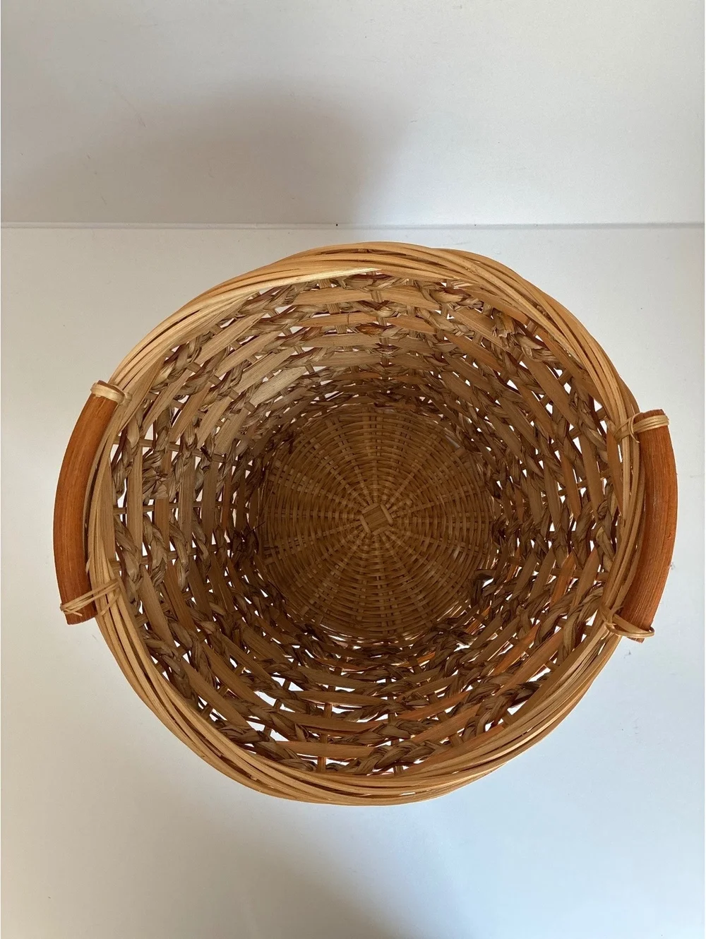 Vintage Woven Seagrass Reed Basket with Handles Rustic Boho Storage Planter 10”
